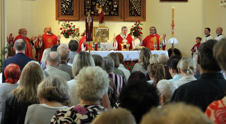 Abp Kupny: Maryja pozostaje w głębokim związku z Duchem Pocieszycielem