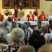 Abp Kupny: Maryja pozostaje w głębokim związku z Duchem Pocieszycielem