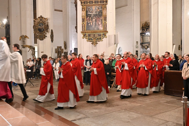 Nocna liturgia przed Zesłaniem Ducha Świętego