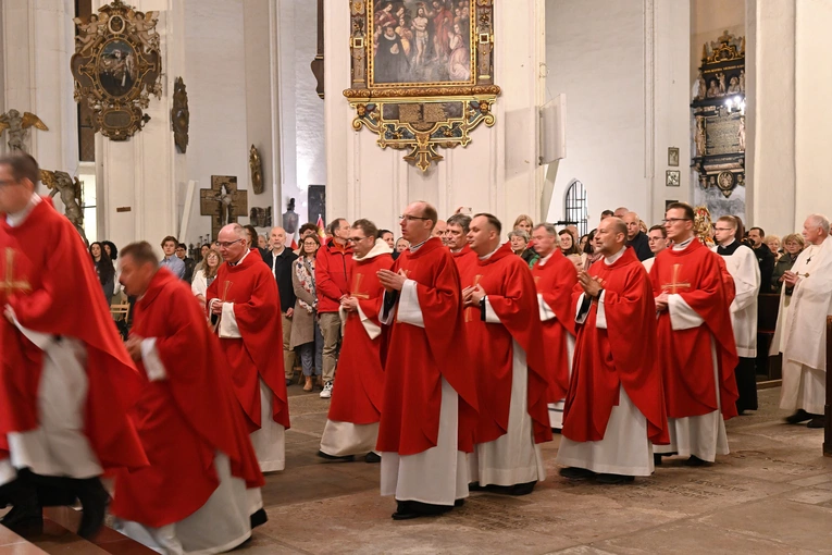 Nocna liturgia przed Zesłaniem Ducha Świętego