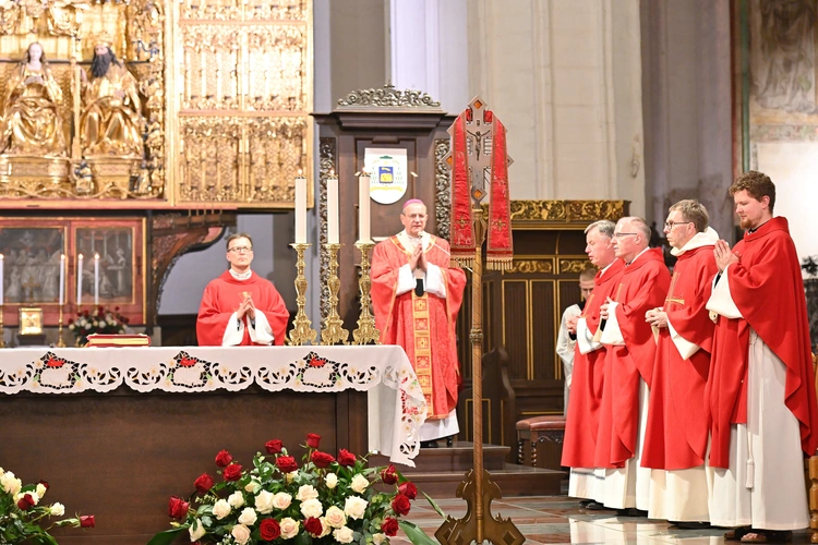 Nocna liturgia przed Zesłaniem Ducha Świętego