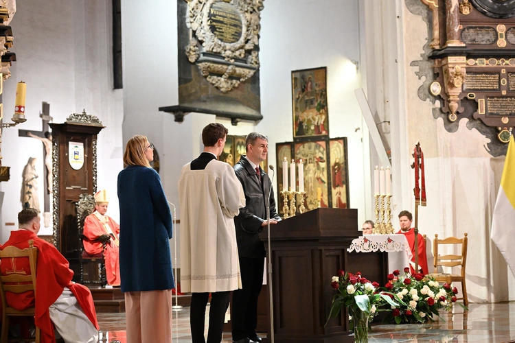 Nocna liturgia przed Zesłaniem Ducha Świętego