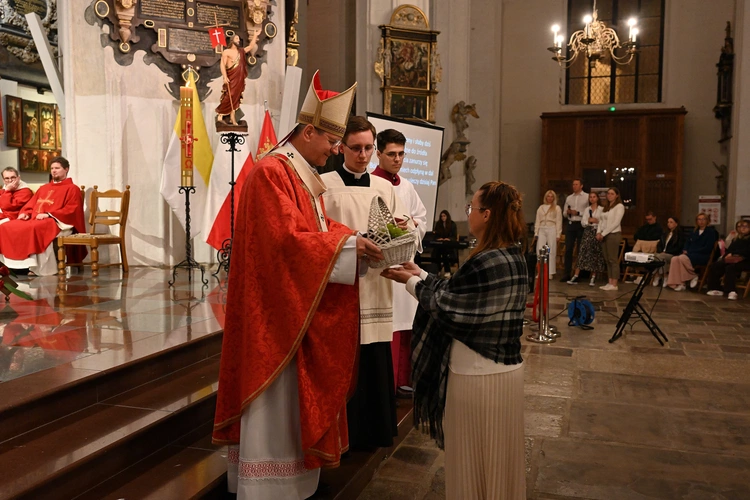 Nocna liturgia przed Zesłaniem Ducha Świętego