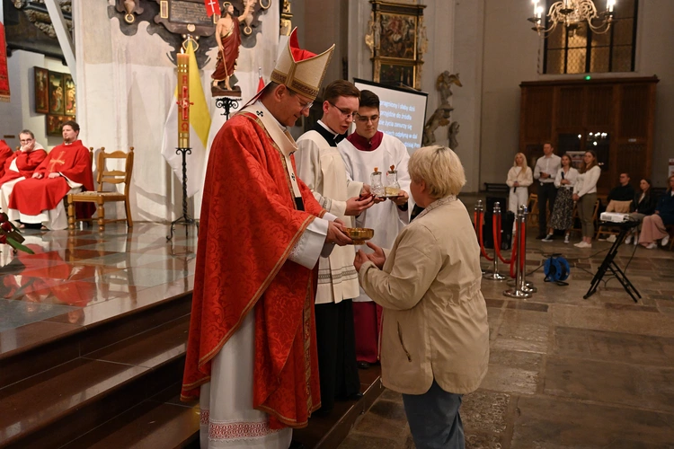 Nocna liturgia przed Zesłaniem Ducha Świętego
