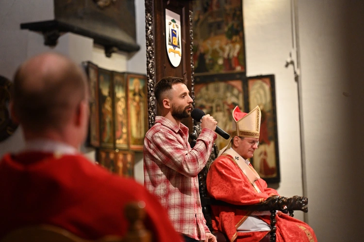 Nocna liturgia przed Zesłaniem Ducha Świętego