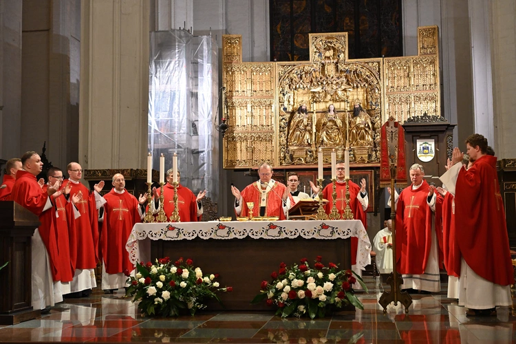 Nocna liturgia przed Zesłaniem Ducha Świętego