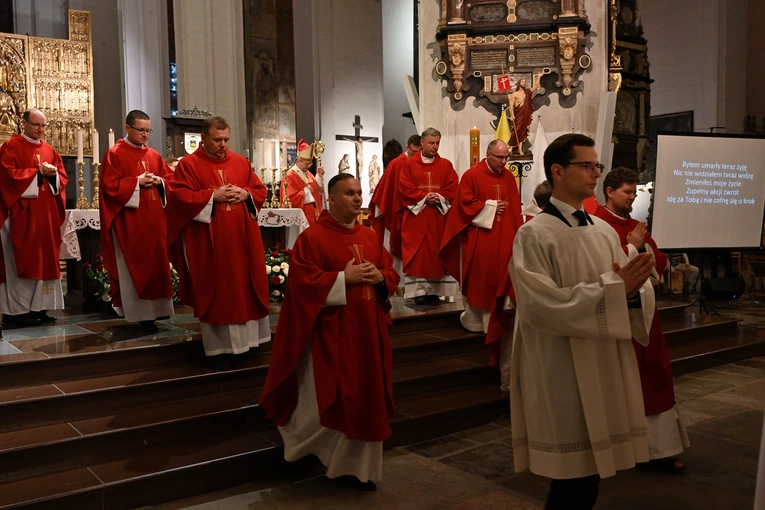 Nocna liturgia przed Zesłaniem Ducha Świętego