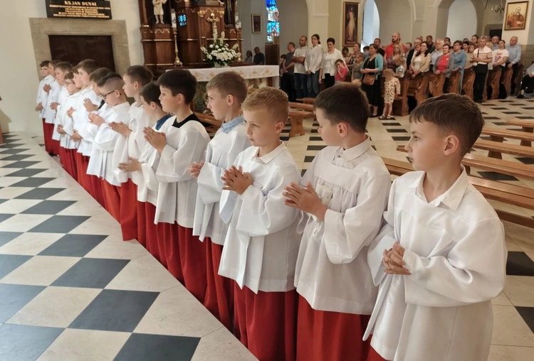Żegocina. Nowi ministranci