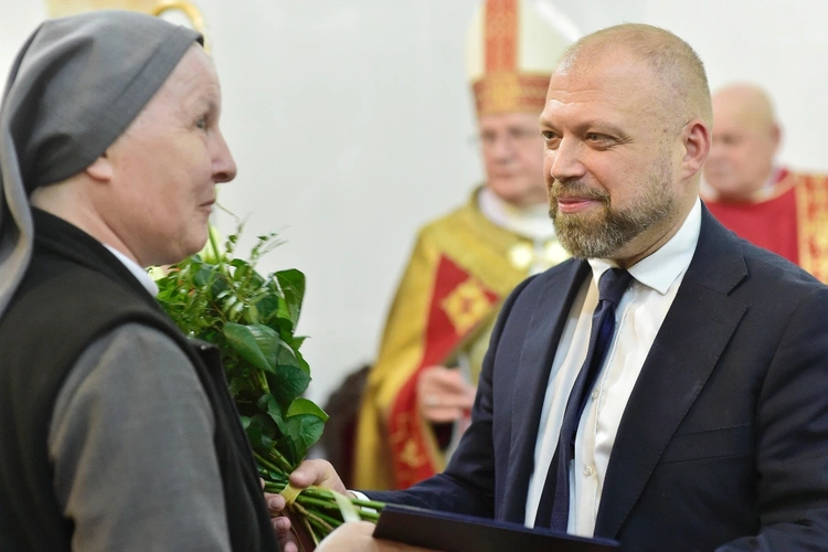 Wprowadzenie relikwii do Miejskiego Szpitala w Olsztynie