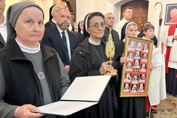 Wprowadzenie relikwii do Miejskiego Szpitala w Olsztynie