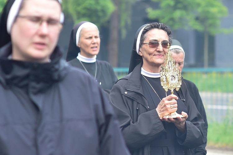 Wprowadzenie relikwii do Miejskiego Szpitala w Olsztynie