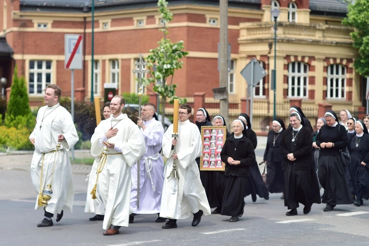 Wprowadzenie relikwii do Miejskiego Szpitala w Olsztynie