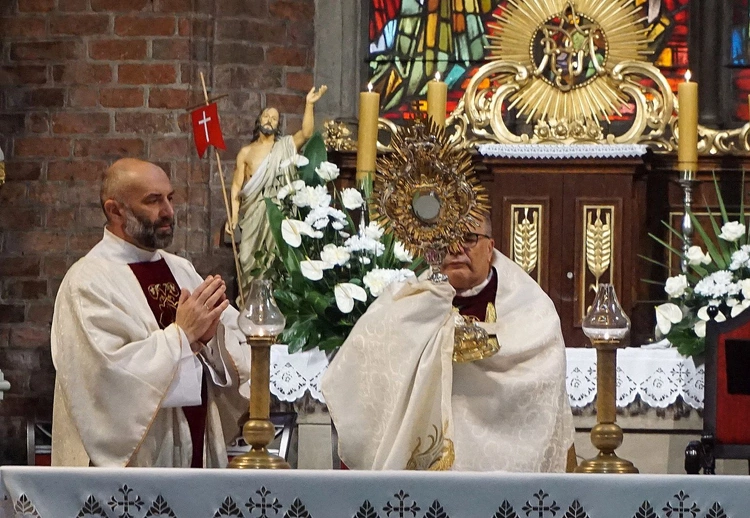 Procesja eucharystyczna w odpust Matki Bożej Pokornej