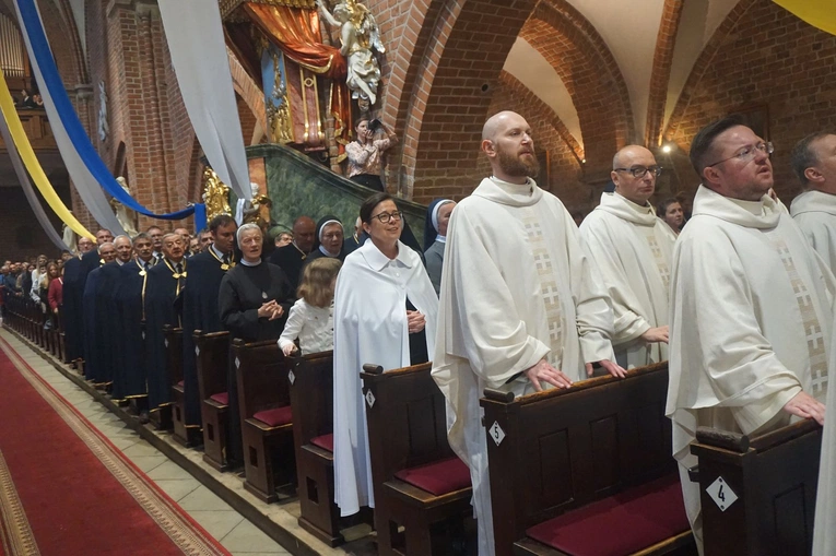 Procesja eucharystyczna w odpust Matki Bożej Pokornej