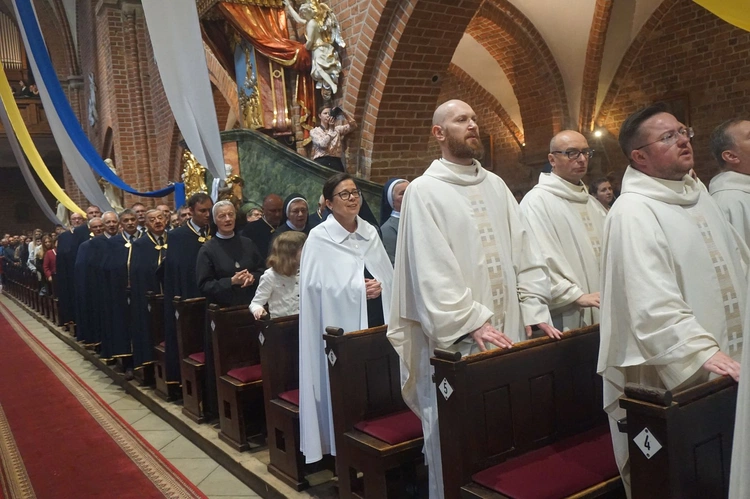 Procesja eucharystyczna w odpust Matki Bożej Pokornej
