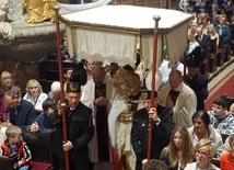 Procesja eucharystyczna w odpust Matki Bożej Pokornej