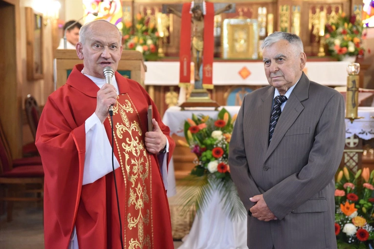 60 lat przy organach, 40 przy ołtarzu
