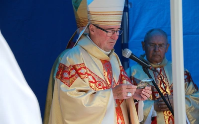 Pana Boga bardziej interesuje nasza wiara niż nasze upadki - rozmowa z bp. Szymonem Stułkowskim