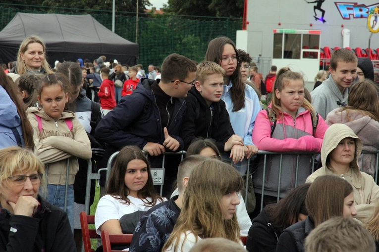 Spotkanie młodzieży w Ziębicach - występ "Wyrwanych z niewoli" i ks. Jakuba Bartczaka