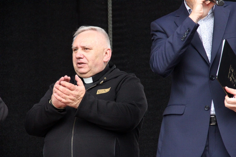 Spotkanie młodzieży w Ziębicach - występ "Wyrwanych z niewoli" i ks. Jakuba Bartczaka