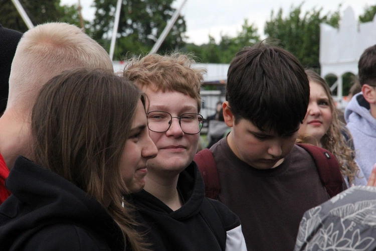 Spotkanie młodzieży w Ziębicach - występ "Wyrwanych z niewoli" i ks. Jakuba Bartczaka