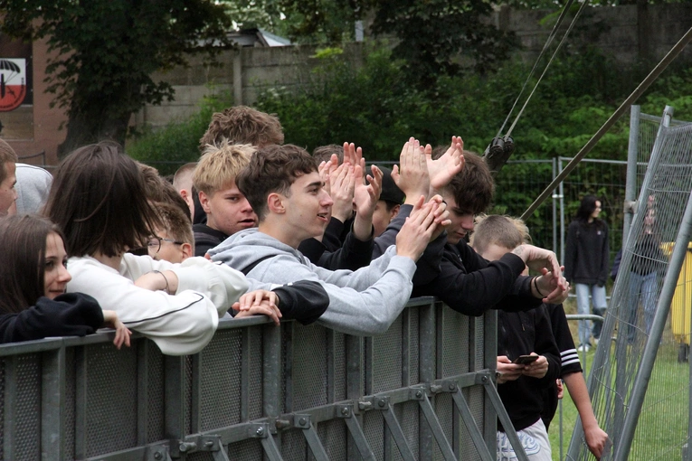 Spotkanie młodzieży w Ziębicach - występ "Wyrwanych z niewoli" i ks. Jakuba Bartczaka