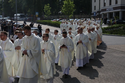 KEP w Katowicach. Msza św. w sanktuarium w Piekarach Śląskich
