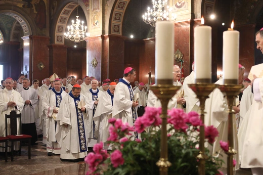 KEP w Katowicach. Msza św. w sanktuarium w Piekarach Śląskich