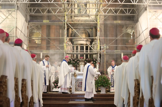 KEP w Katowicach. Msza św. w sanktuarium w Piekarach Śląskich