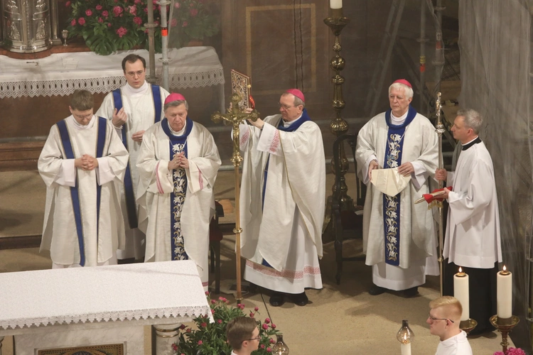 KEP w Katowicach. Msza św. w sanktuarium w Piekarach Śląskich