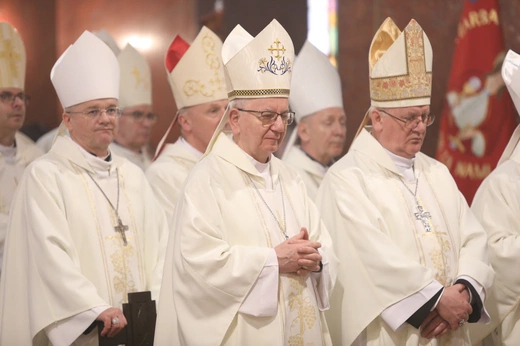 KEP w Katowicach. Msza św. w sanktuarium w Piekarach Śląskich