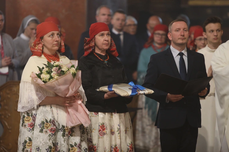 KEP w Katowicach. Msza św. w sanktuarium w Piekarach Śląskich