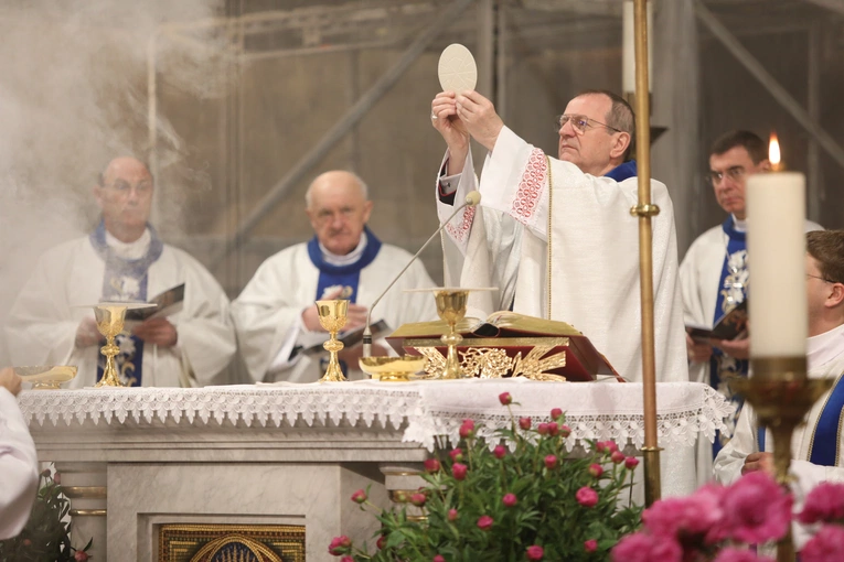 KEP w Katowicach. Msza św. w sanktuarium w Piekarach Śląskich
