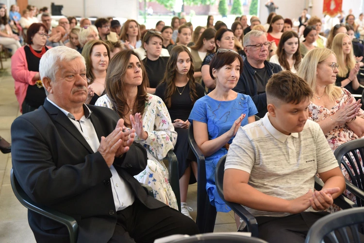 Konkurs o bł. Karolinie