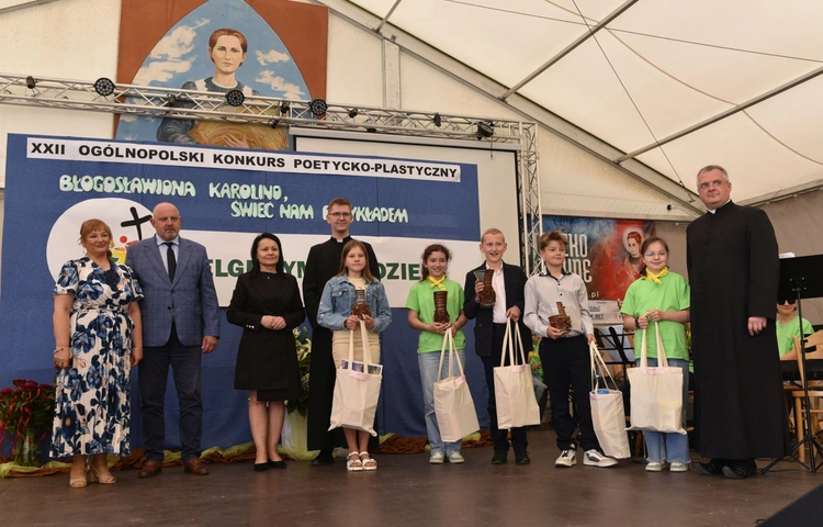 Konkurs o bł. Karolinie