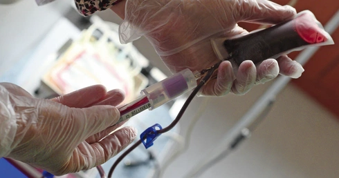 Krew może oddać osoba pomiędzy 18. a 65. rokiem życia, która jest zdrowa i nie przyjmuje leków.