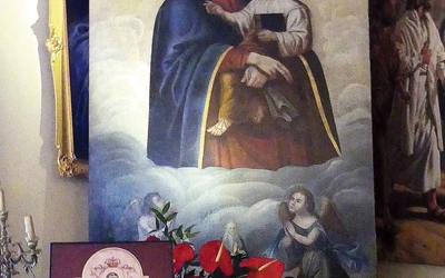 Obraz i korony poświęcone przez kardynała Stanisława Ryłkę.