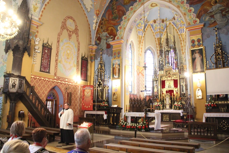 Pielgrzymka ze Sromowiec do kościoła jubileuszowego w Szczawnicy