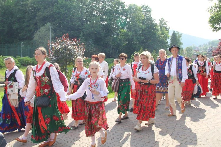 Pielgrzymka ze Sromowiec do kościoła jubileuszowego w Szczawnicy