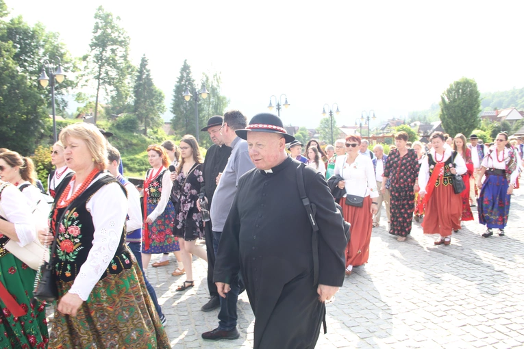 Pielgrzymka ze Sromowiec do kościoła jubileuszowego w Szczawnicy