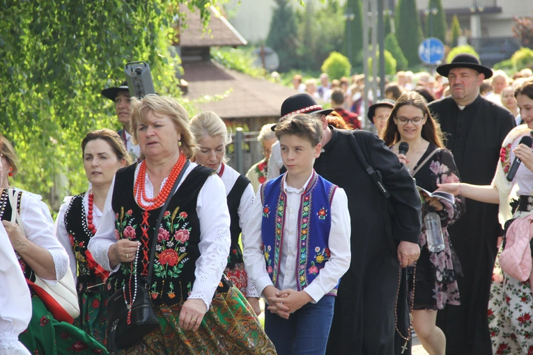 Pielgrzymka ze Sromowiec do kościoła jubileuszowego w Szczawnicy