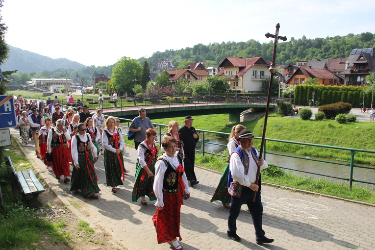 Pielgrzymka ze Sromowiec do kościoła jubileuszowego w Szczawnicy
