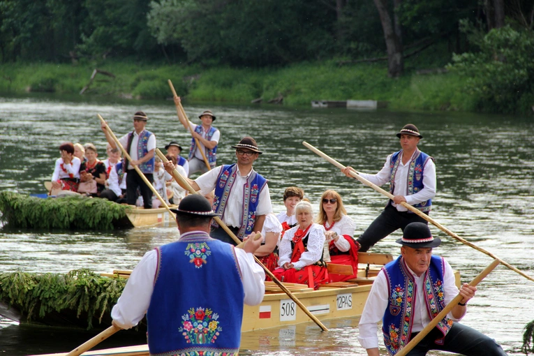 Pielgrzymka ze Sromowiec do kościoła jubileuszowego w Szczawnicy