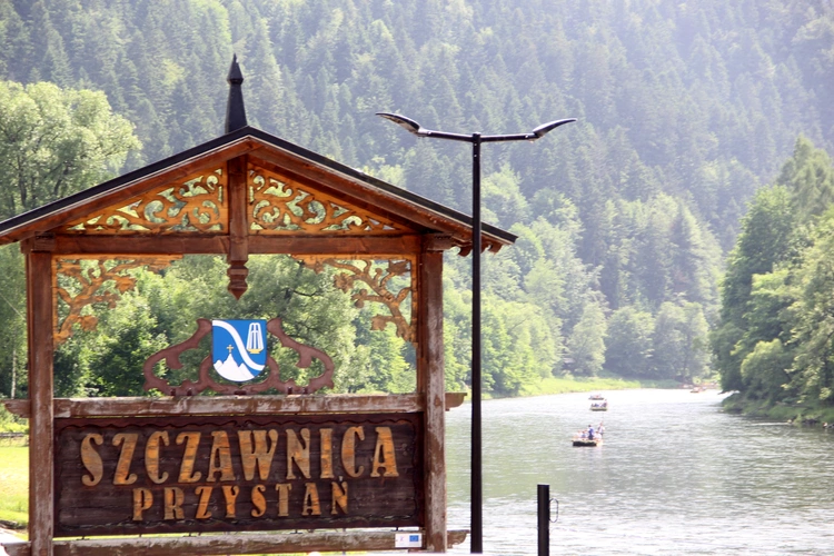 Pielgrzymka ze Sromowiec do kościoła jubileuszowego w Szczawnicy