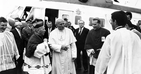 Kazanie kard. Wojtyły w Piekarach i inne archiwalne nagrania 
