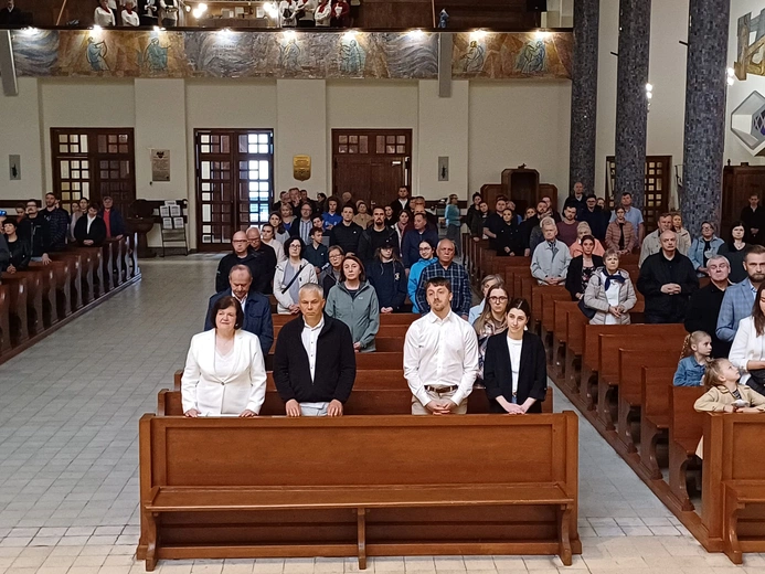 Pięciu mężczyzn przyjęło w Gdyni chrzest i bierzmowanie