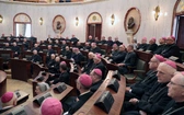 KEP w Katowicach. Biskupi w gmachu Sejmu Śląskiego
