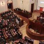 KEP w Katowicach. Biskupi w gmachu Sejmu Śląskiego
