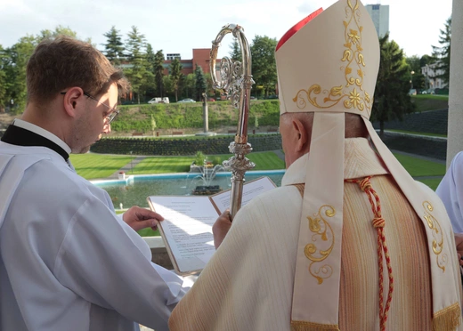 Msza św. dziękczynna z okazji 100-lecia archidiecezji