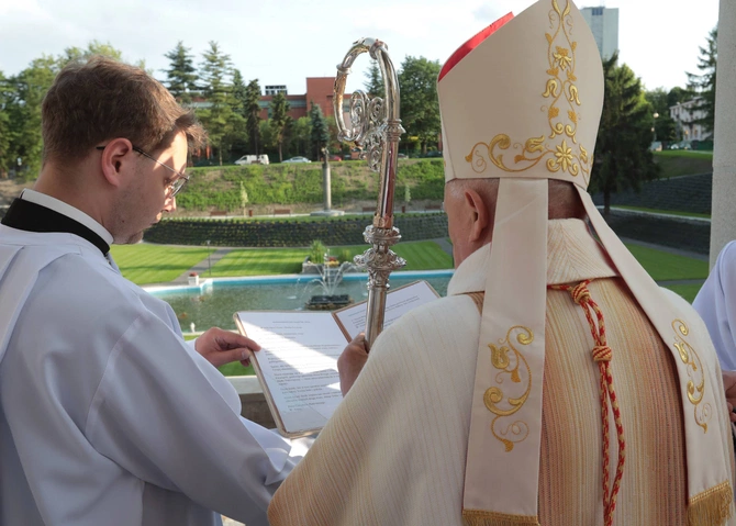 Msza św. dziękczynna z okazji 100-lecia archidiecezji
